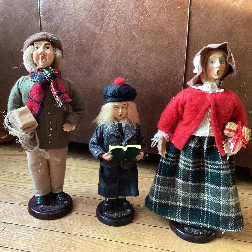 Vintage Christmas Carolers figurines, set of 3